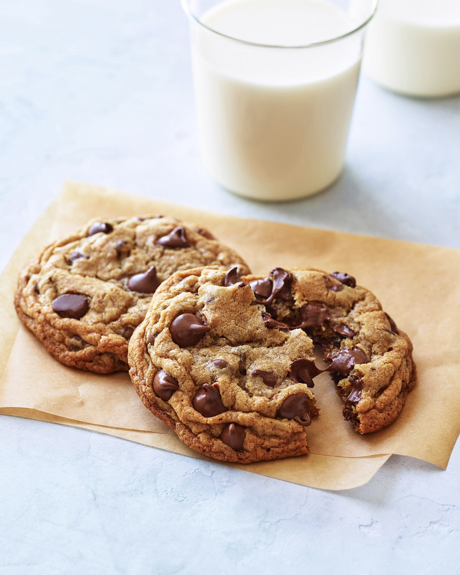 food stylist in San Francisco - chocolate chip cookies with milk for Ghiradelli chocolate photographed by Annabelle Breakey photographer