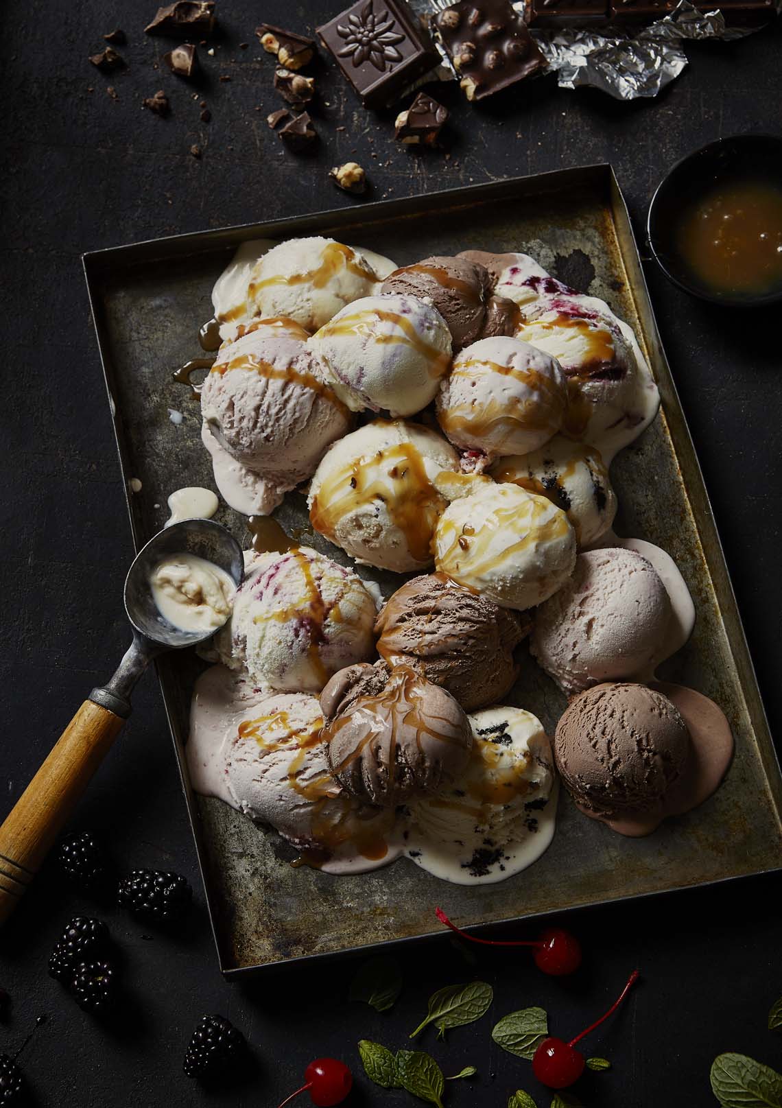 food stylist in San Francisco - Oregon strawberry, mudslide, caramel toffee crunch, vanilla ice cream party photographed by Sue Tallon Photographer